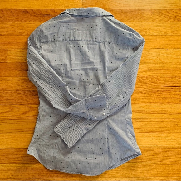 Zara Basic Button-Down - Picture 3 of 3